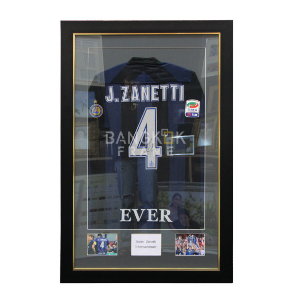 กรอบรูปเสื้อบอลโชว์ลายเซ็นนักเตะ